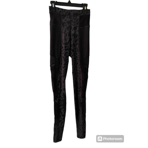 LULULEMON JUST BREATHE PANT/TIGHT IN ANIMAL SWIRL BLACK SZ 2 EXCELLENT CLEAN! - Picture 1 of 5